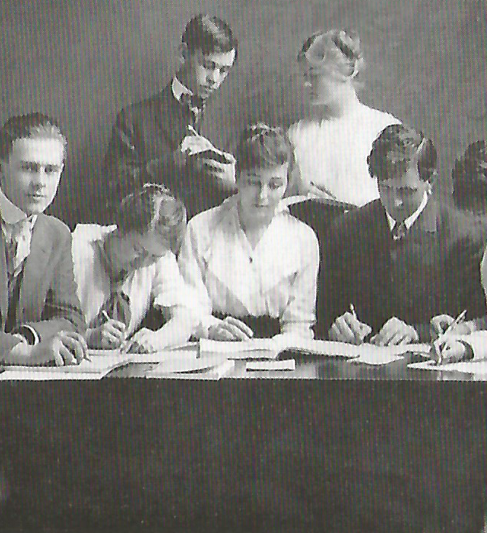 The fist student newspaper in 1910.